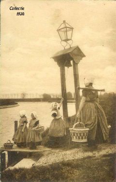 De bel bij het veertje over het Arnekanaal.