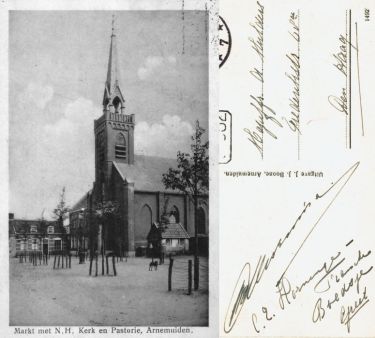 De Markt met de nieuw geplante lindebomen.