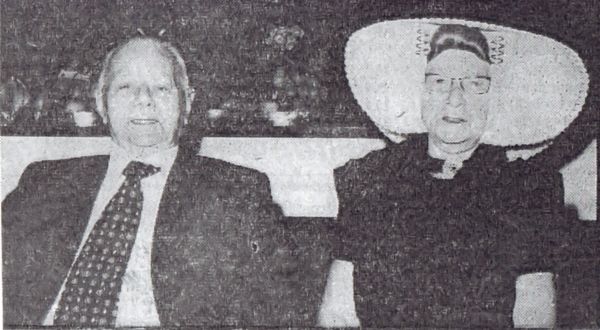 Het echtpaar P. de Nooijer/J. Theune is 60 jaar getrouwd.